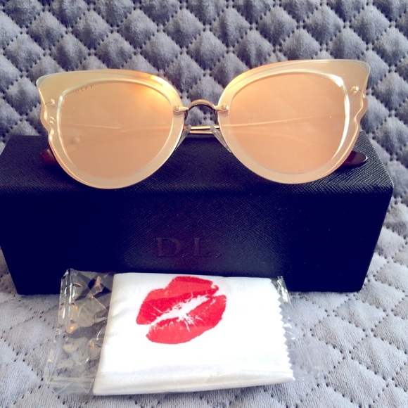 DONATED. Diff - Picture 1 of 7